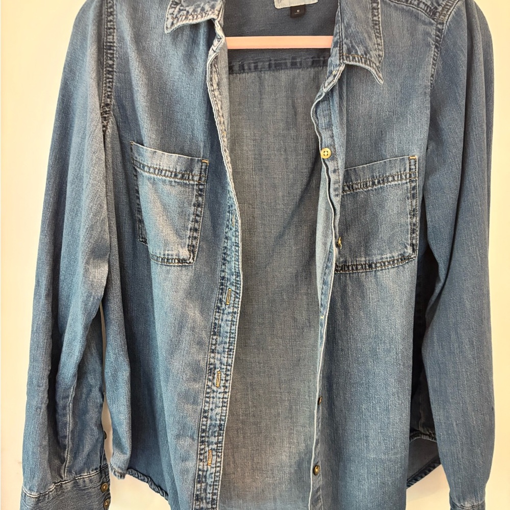 Universal thread Blue Denim Button-Up Shirt